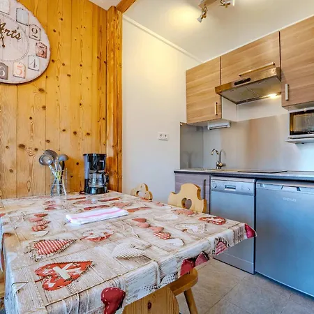 Ski-in Out W Mountain Views Apartament